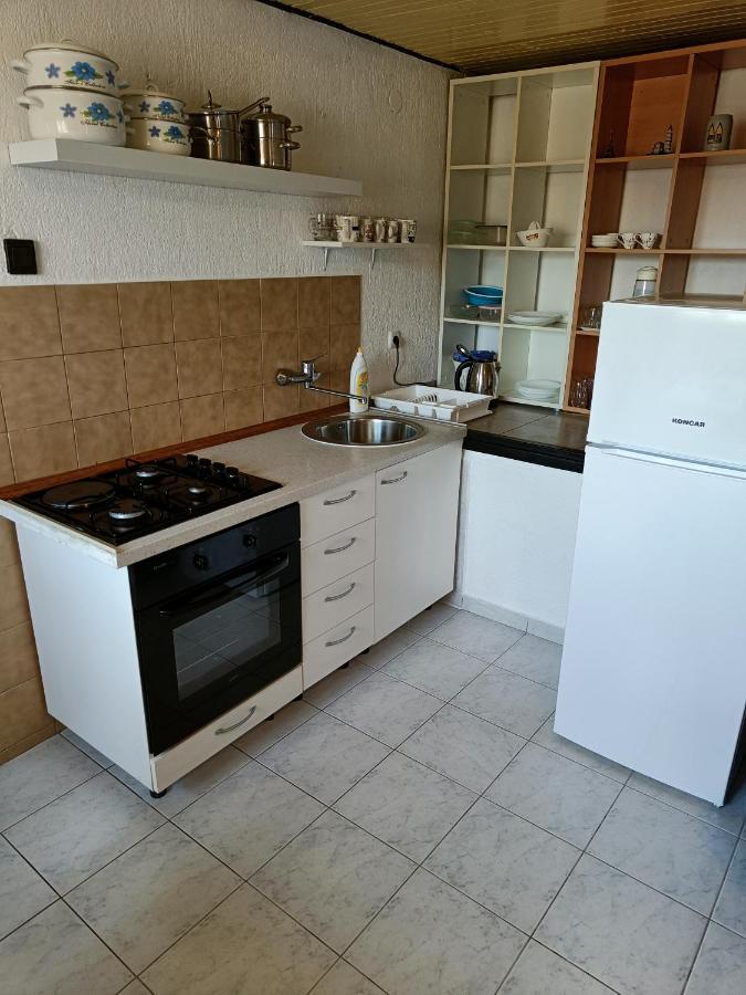 Apartments Luka Тисно Екстер'єр фото