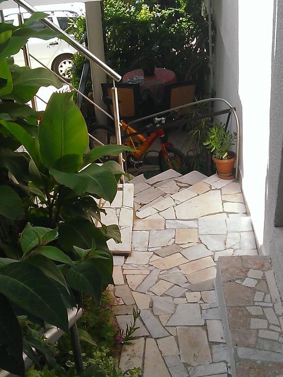 Apartments Luka Тисно Екстер'єр фото
