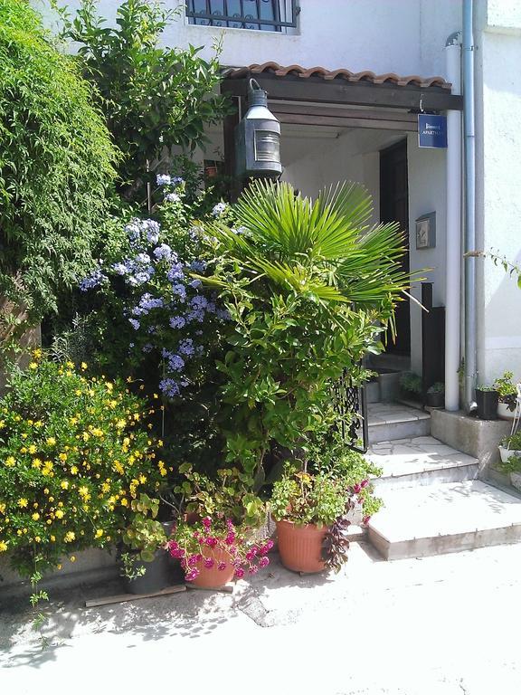 Apartments Luka Тисно Екстер'єр фото