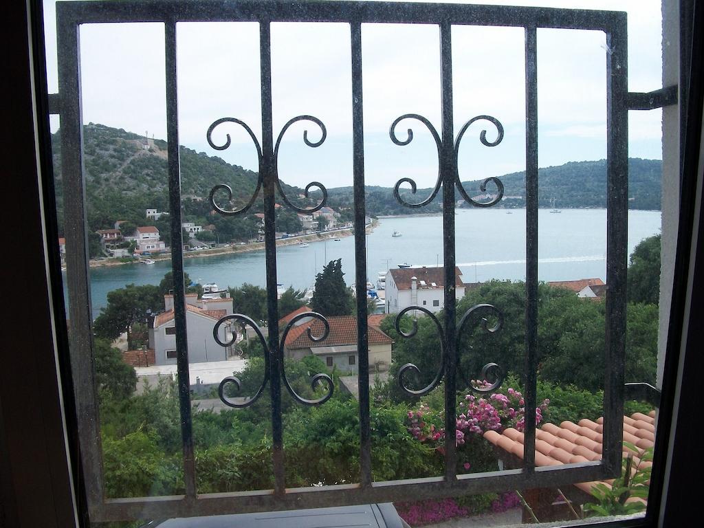 Apartments Luka Тисно Екстер'єр фото